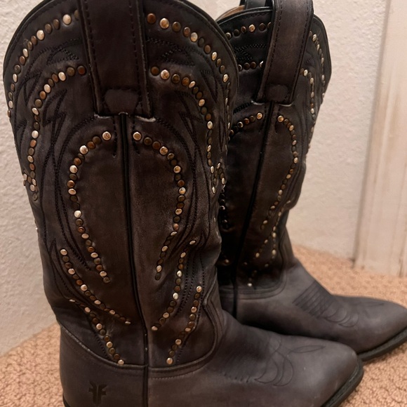 Frye Studded Pull On Metallic Cowboy Boots Gray, 7 - Picture 3 of 6